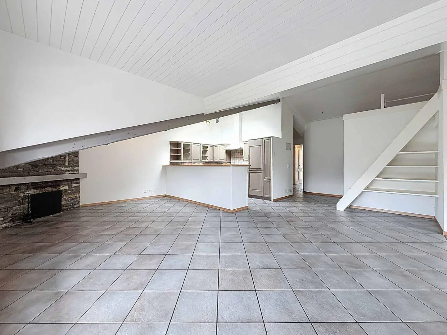 Ultimo piano 4.5 stanze - Foto 4 di 12