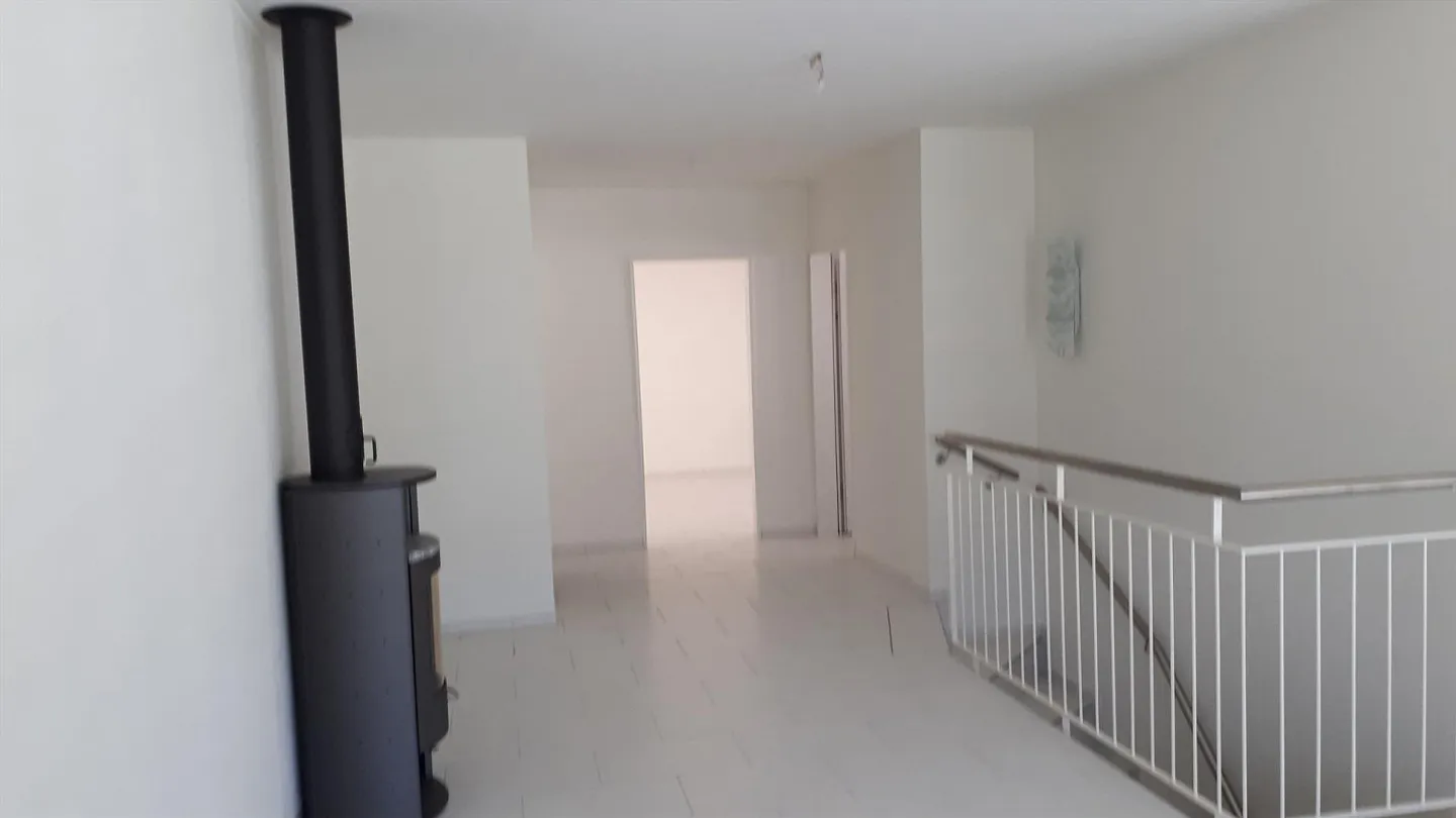 Garden apartment with additional basement room! - Photo 5 of 7