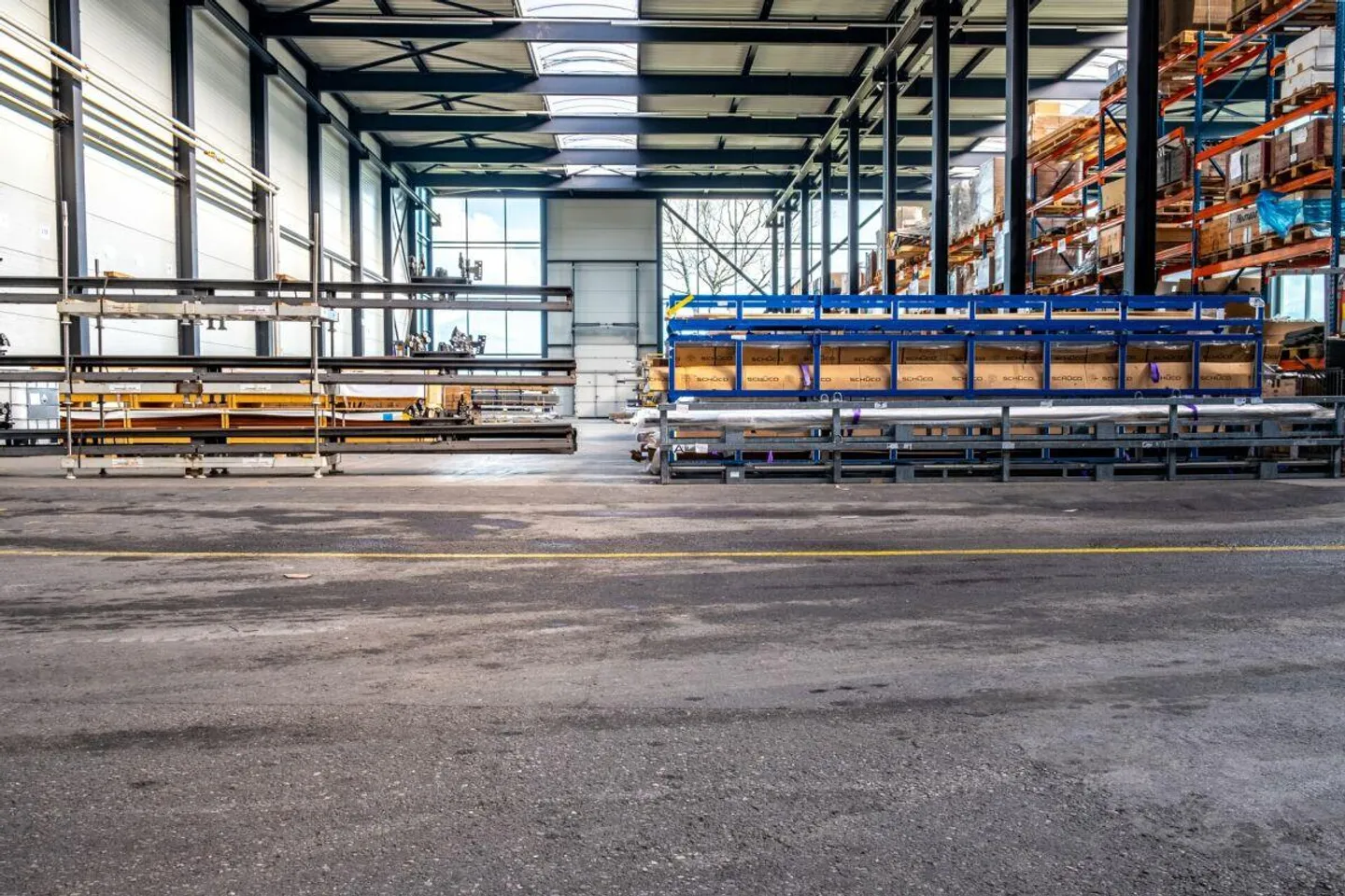 Moderne Produktions- oder Lagerhalle mit fast 11?m Raumhöhe - Foto 3 von 8