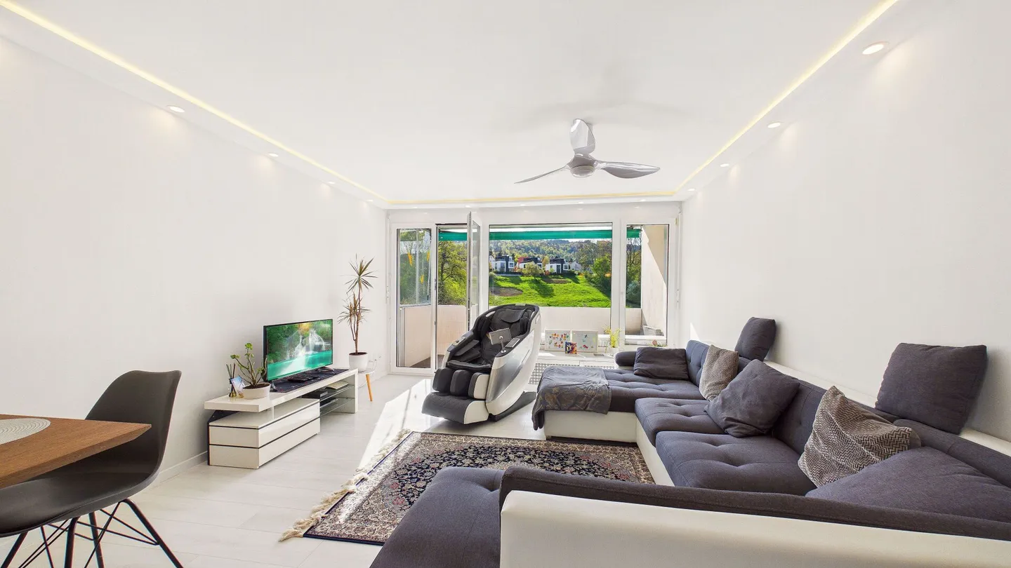 Stylish living in a quiet and central location in Dietikon - Photo 2 of 17