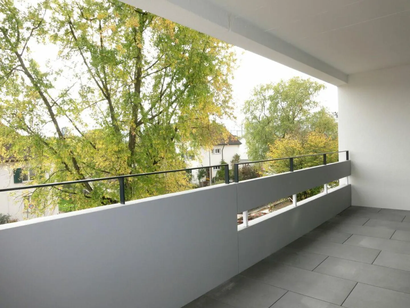 Appartement moderne de 3,5 pièces dans un emplacement central - Photo 7 sur 8