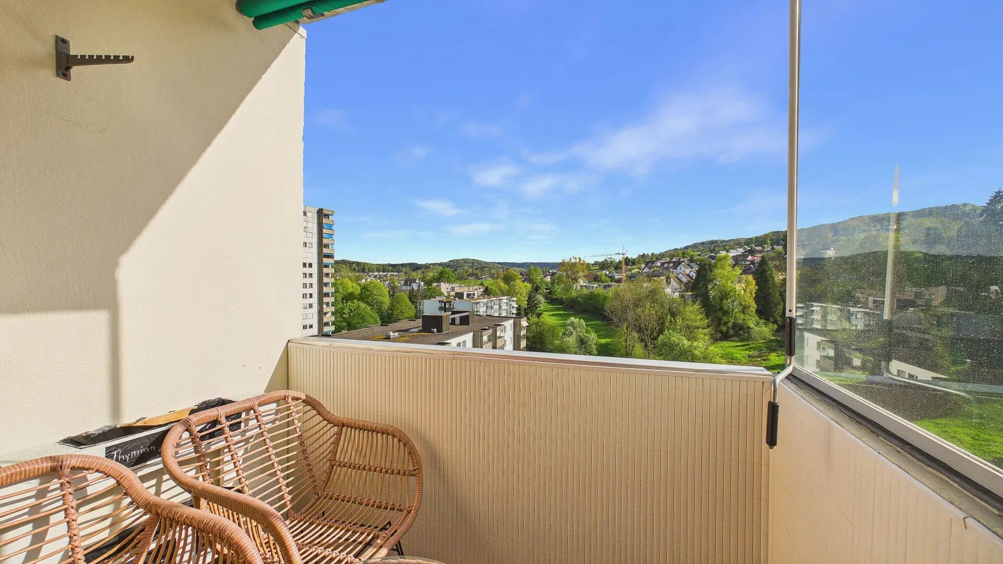 Stylish living in a quiet and central location in Dietikon - Photo 15 of 17