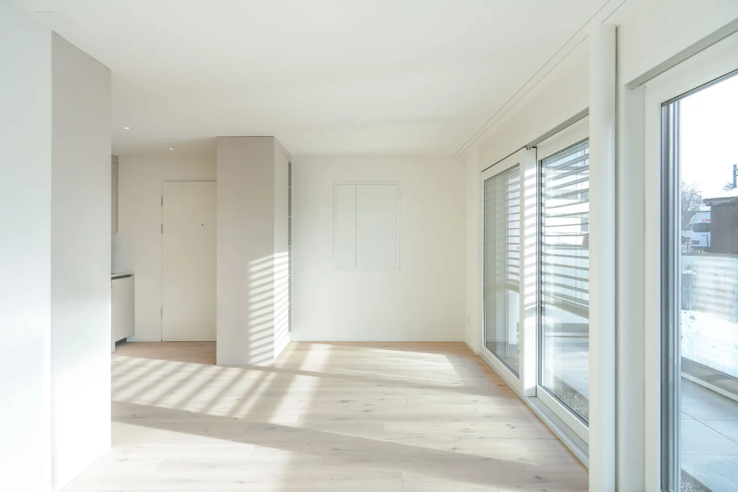 Appartamento moderno con ampia terrazza - Foto 1 di 12