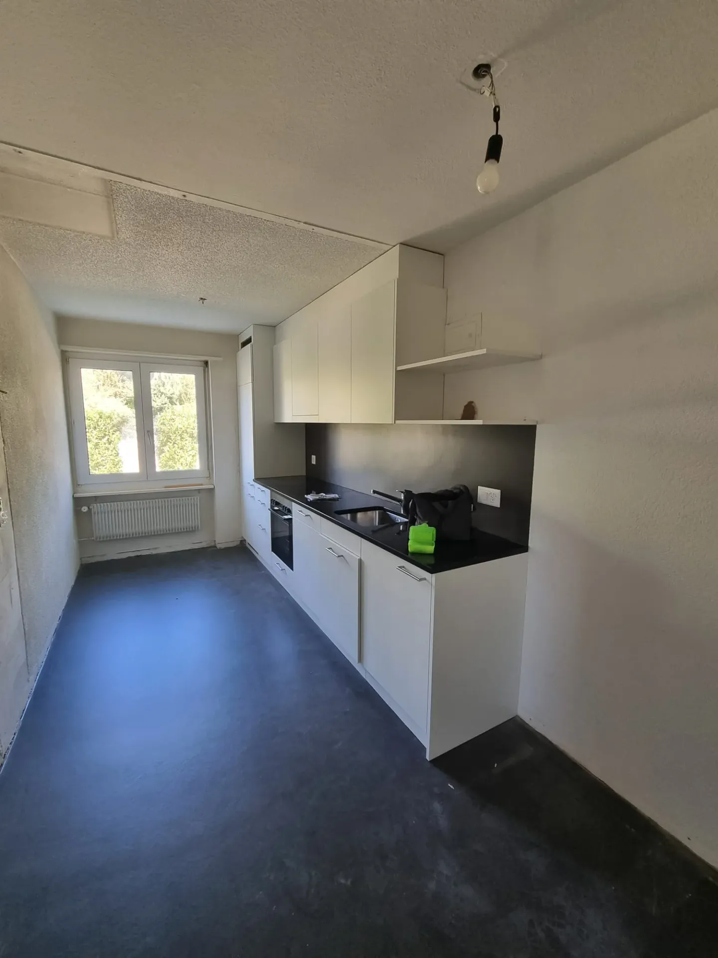 Bella appartamento di 3 stanze con balcone a Rüfenacht BE - Foto 2 di 12