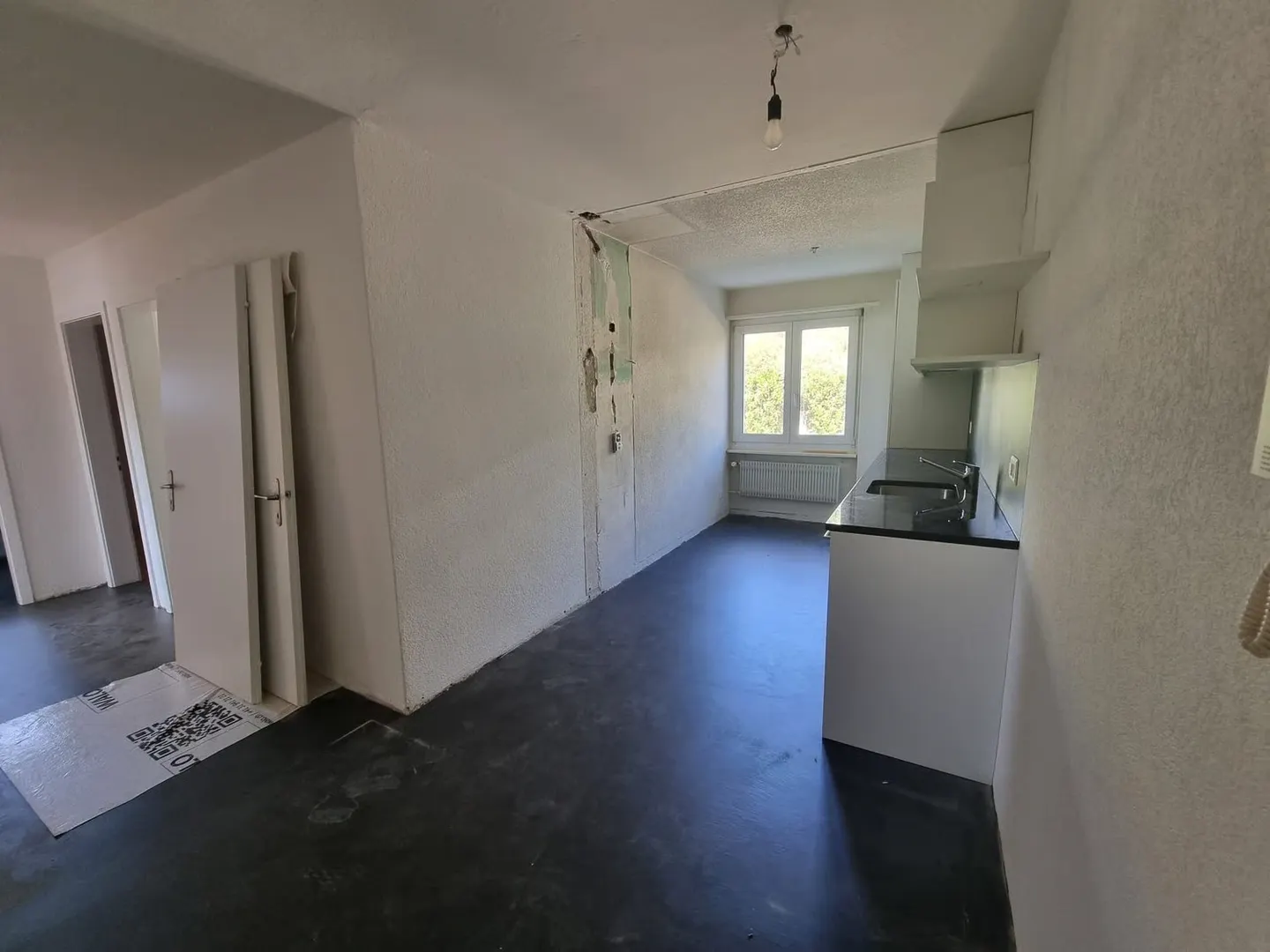 Bella appartamento di 3 stanze con balcone a Rüfenacht BE - Foto 3 di 12