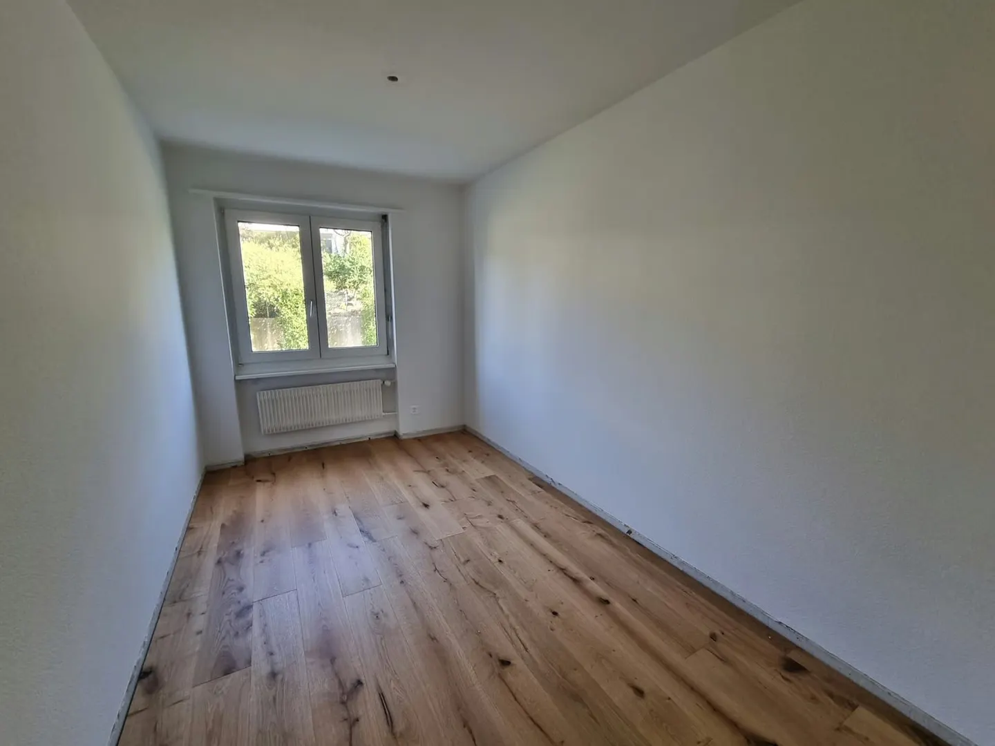 Bella appartamento di 3 stanze con balcone a Rüfenacht BE - Foto 7 di 12