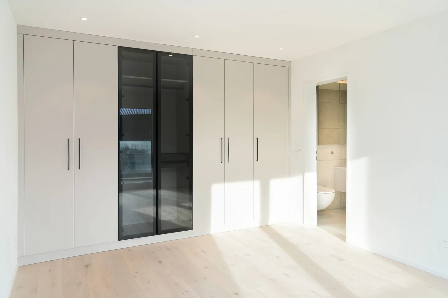 Appartamento moderno con ampia terrazza - Foto 7 di 12