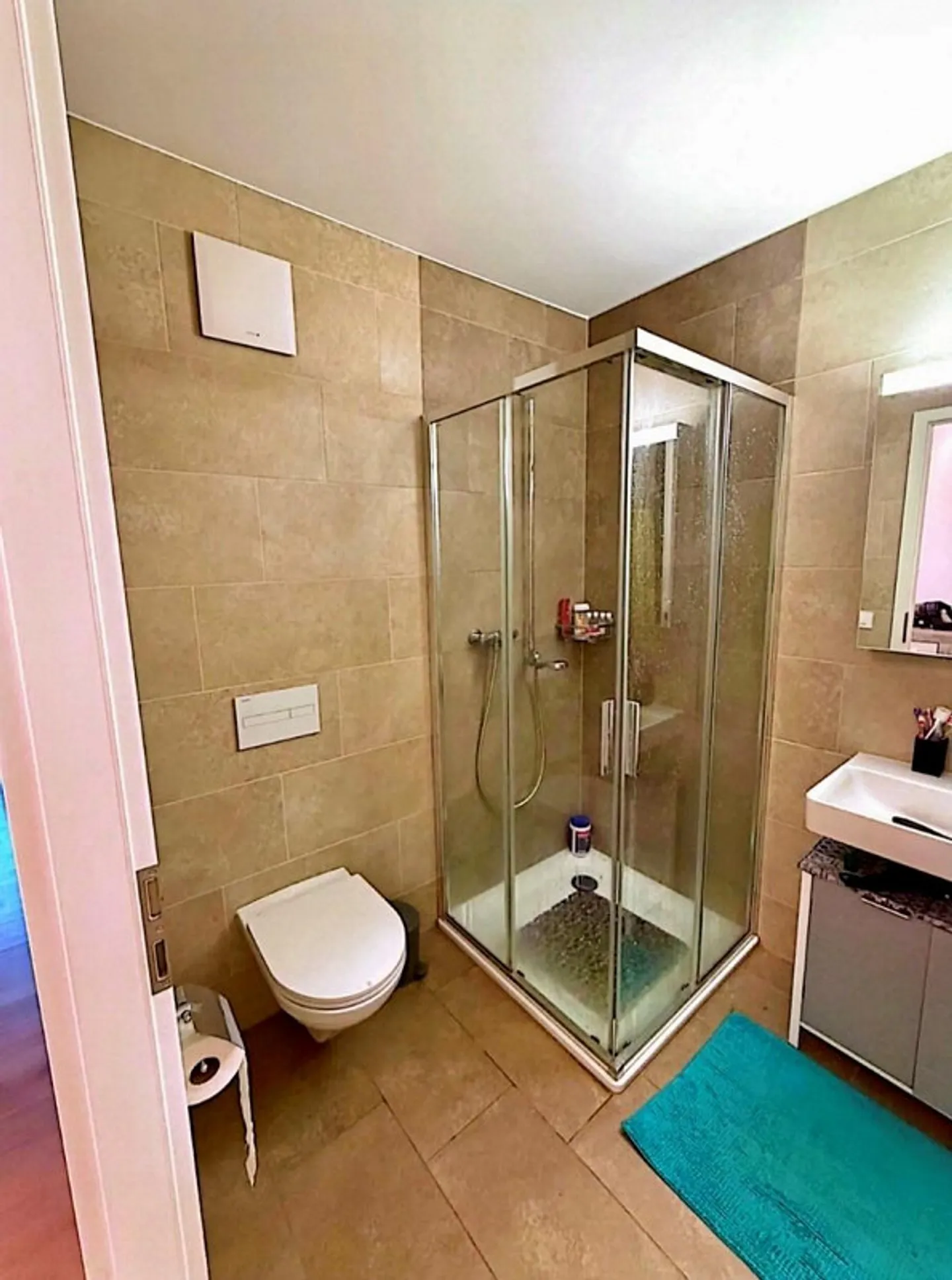 Alloggio luminoso vicino alla stazione - Foto 4 di 6