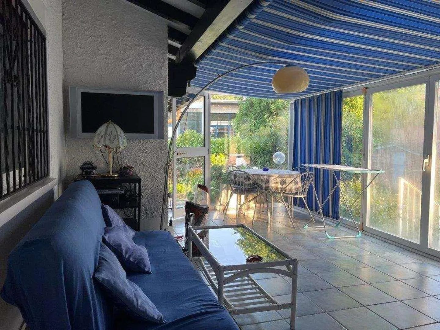 SINGLE VILLA WITH GARDEN TO RENOVATE - Photo 11 of 12
