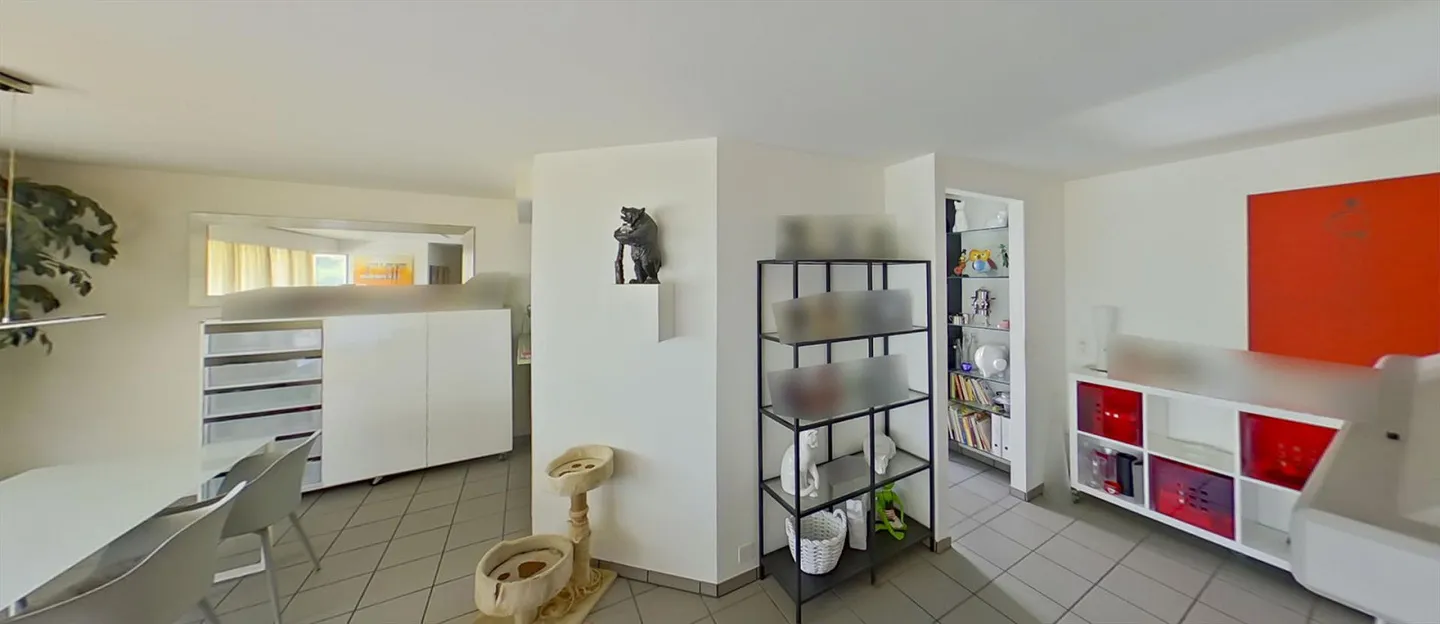 7 1/2 Zimmer Einfamilienhaus mit viel Ausbaupotenzial - Foto 3 di 5