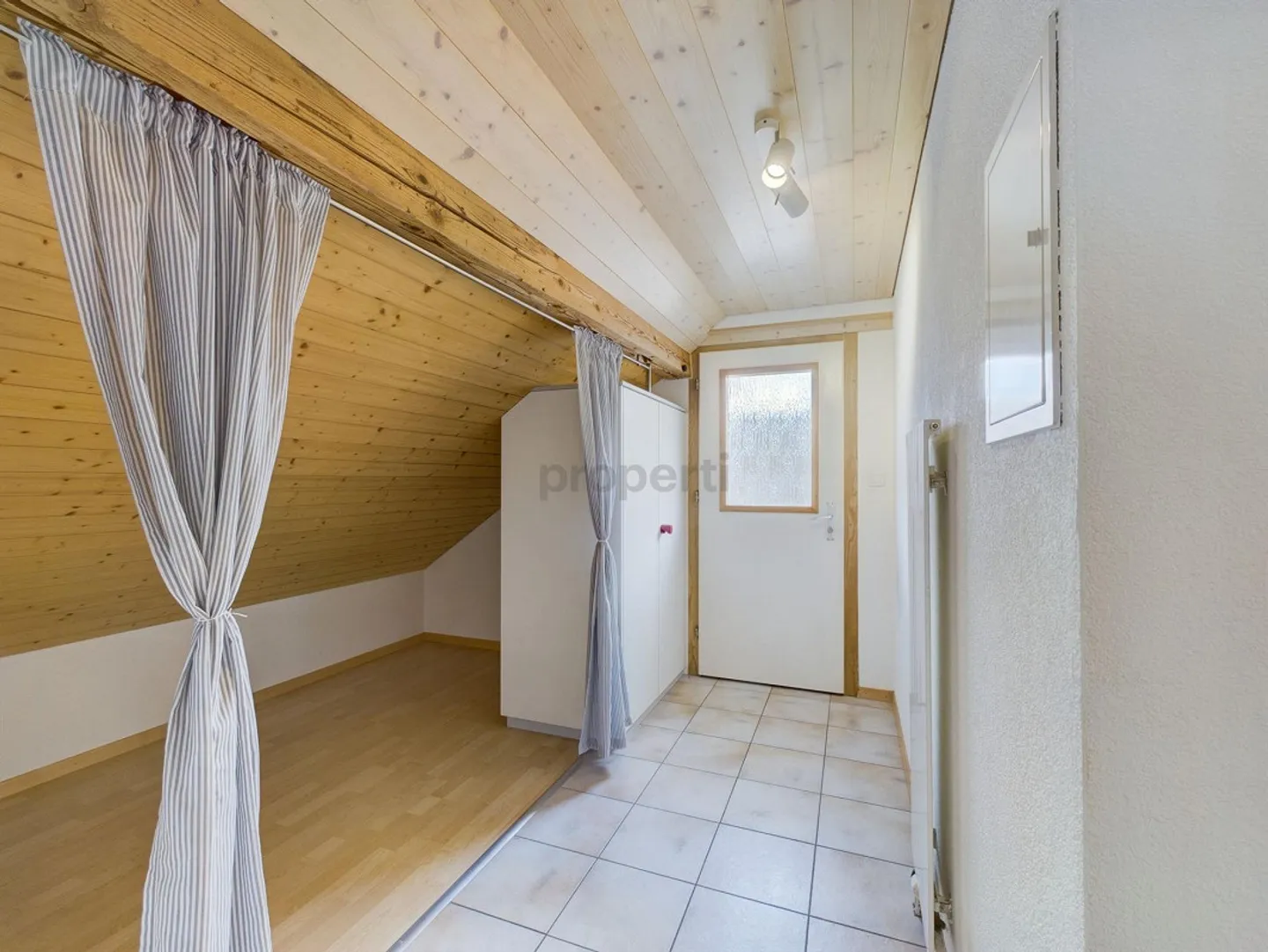 Cozy 3.5-room attic apartment in the best location in Rheineck - Photo 8 of 10