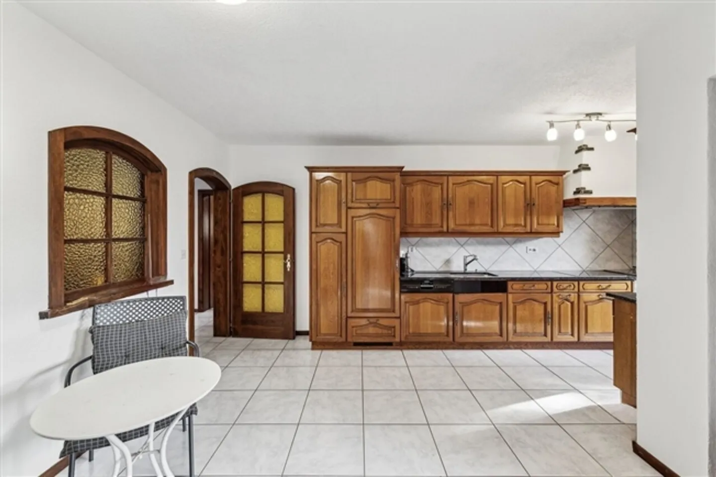 Maison individuelle avec 6,5 pièces avec logement indépendant et jardin - Photo 6 sur 10