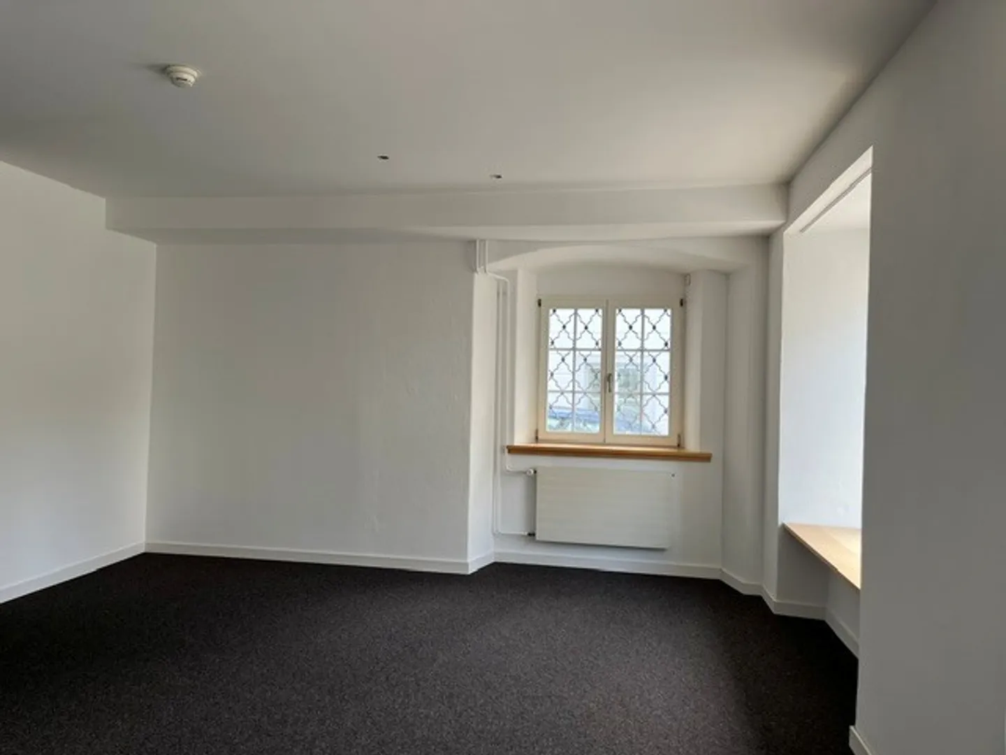 Geräumiger Verkaufsraum in Schwyz - Foto 3 von 6