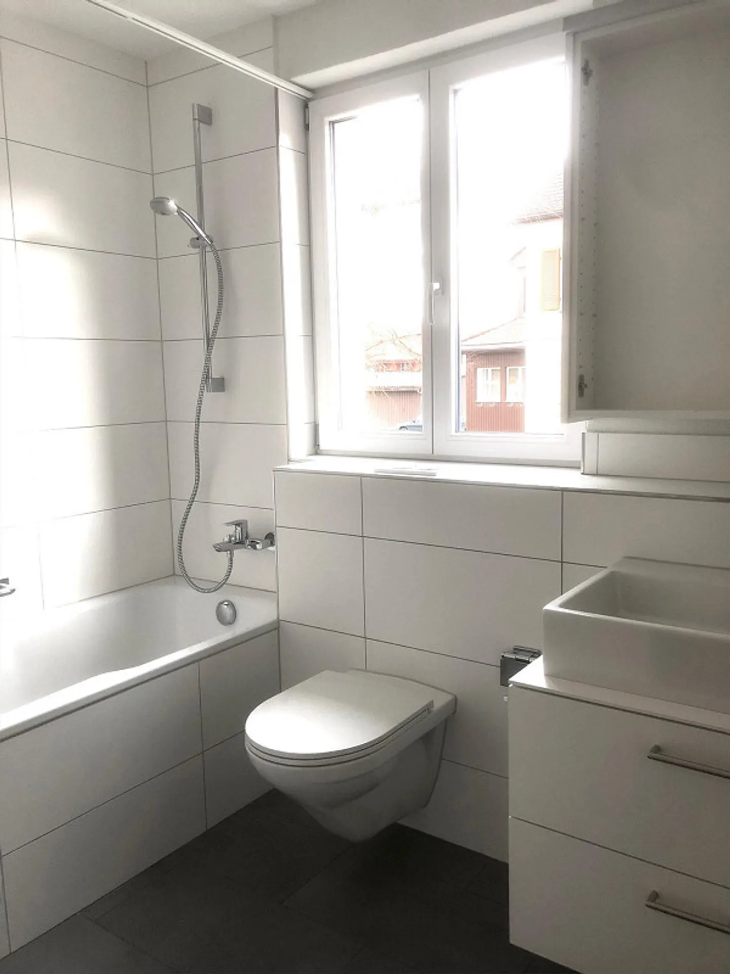 Bellissimo appartamento di 2½ locali in posizione centrale a Eschenz - Foto 3 di 8