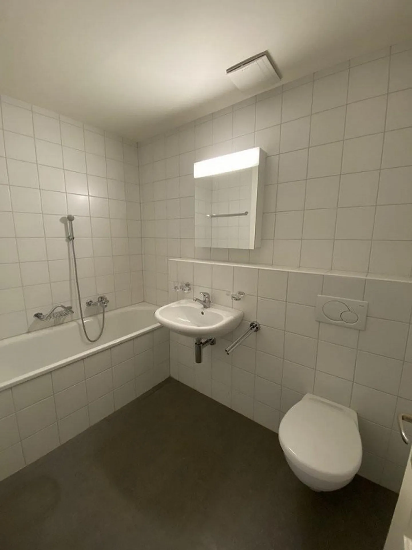 Beautiful apartment for rent on Boulevard de Pérolles! - Photo 8 of 10