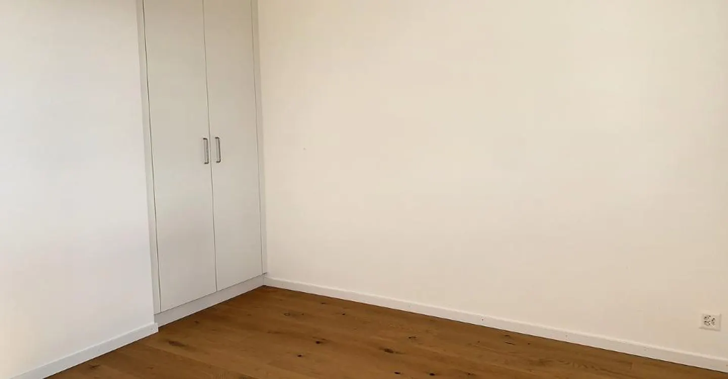 2 ROOMS - In a quiet area! - Photo 4 of 10