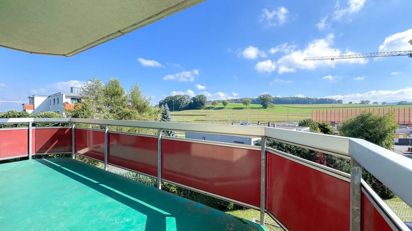 Charming 3.5-room apartment on the top floor with balcony - Photo 1 of 11