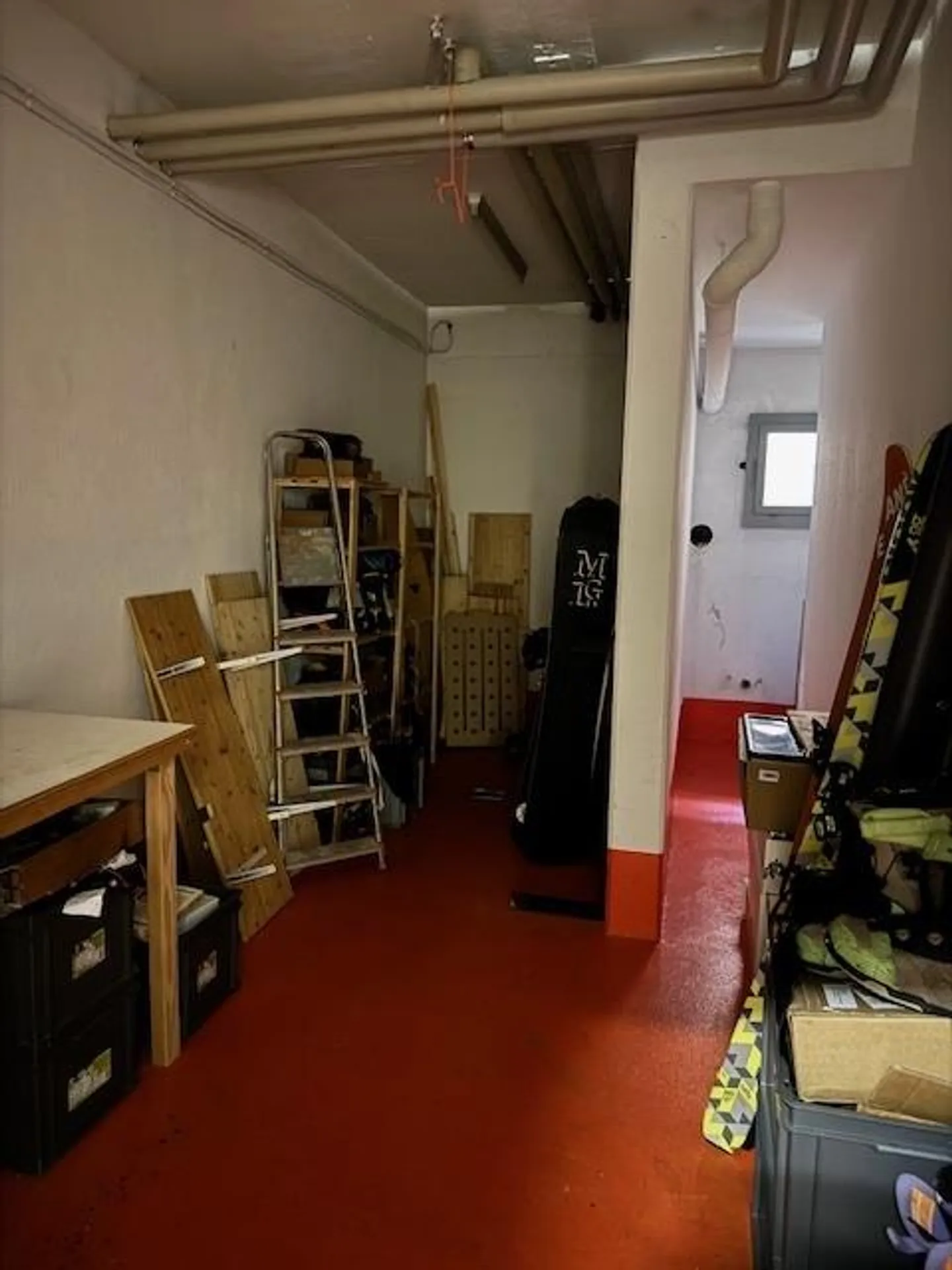 BIASCA - GEWERBLICHER RAUM MQ 60 - GROSSES FENSTER - Foto 6 von 8