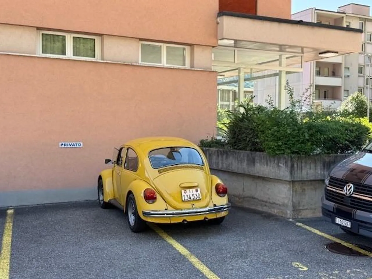 BIASCA - GEWERBLICHER RAUM MQ 60 - GROSSES FENSTER - Foto 7 von 8