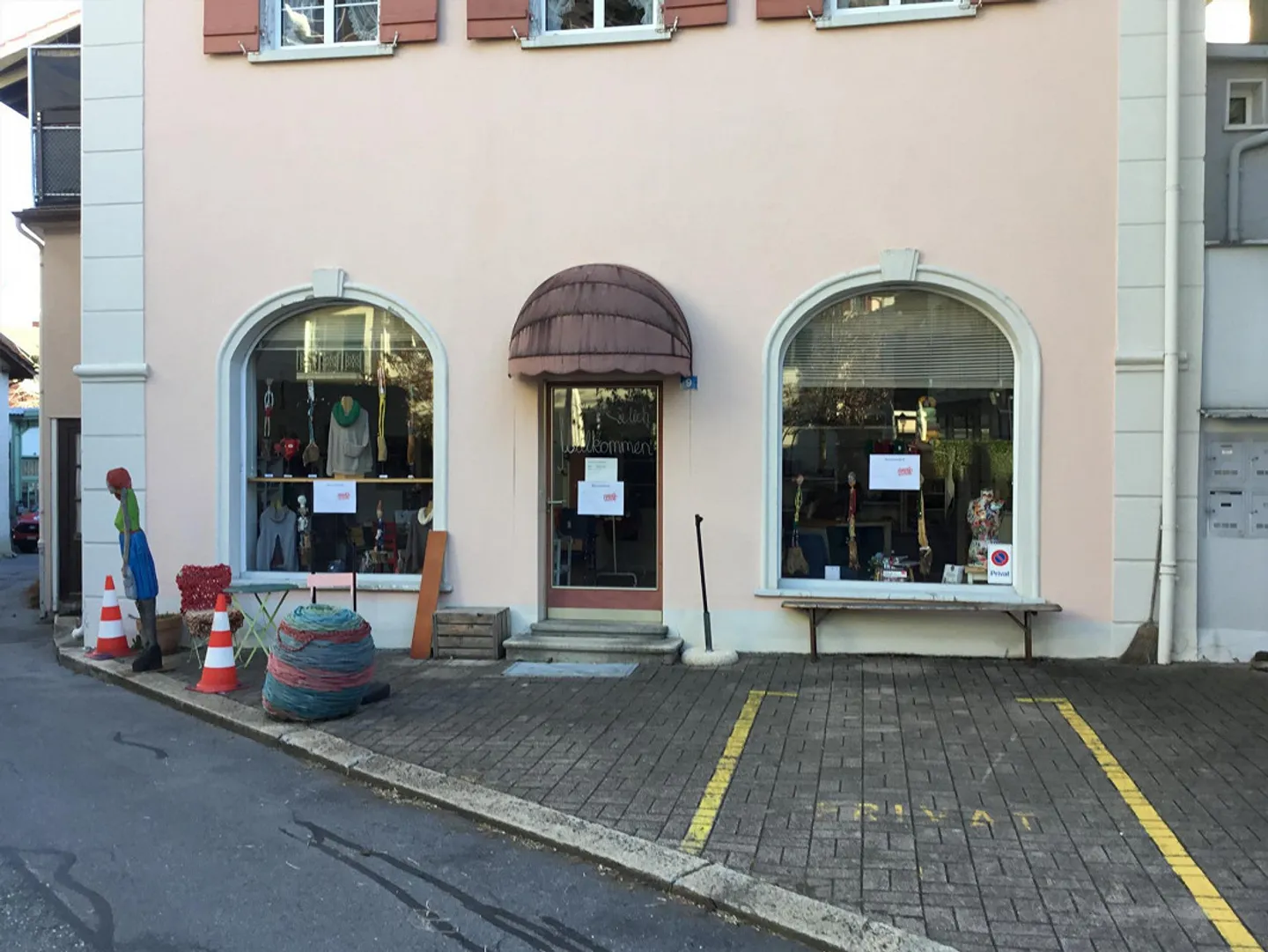 Retail space with office - Photo 1 of 9