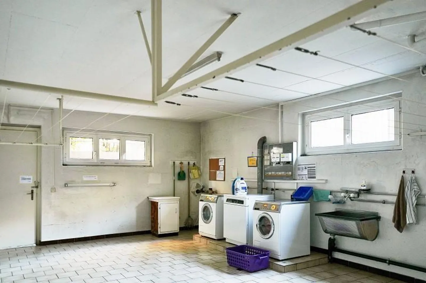 Appartement de 2 1/2 pièces dans un emplacement central, calme et ensoleillé - Photo 9 sur 23