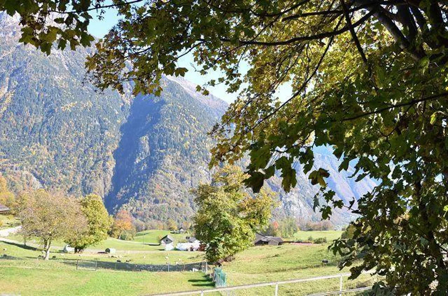 «Grande casa con giardino, stalla e rustico da ristrutturare in una posizione molto soleggiata, tranquilla con bellissima vista» - Foto 10 di 43