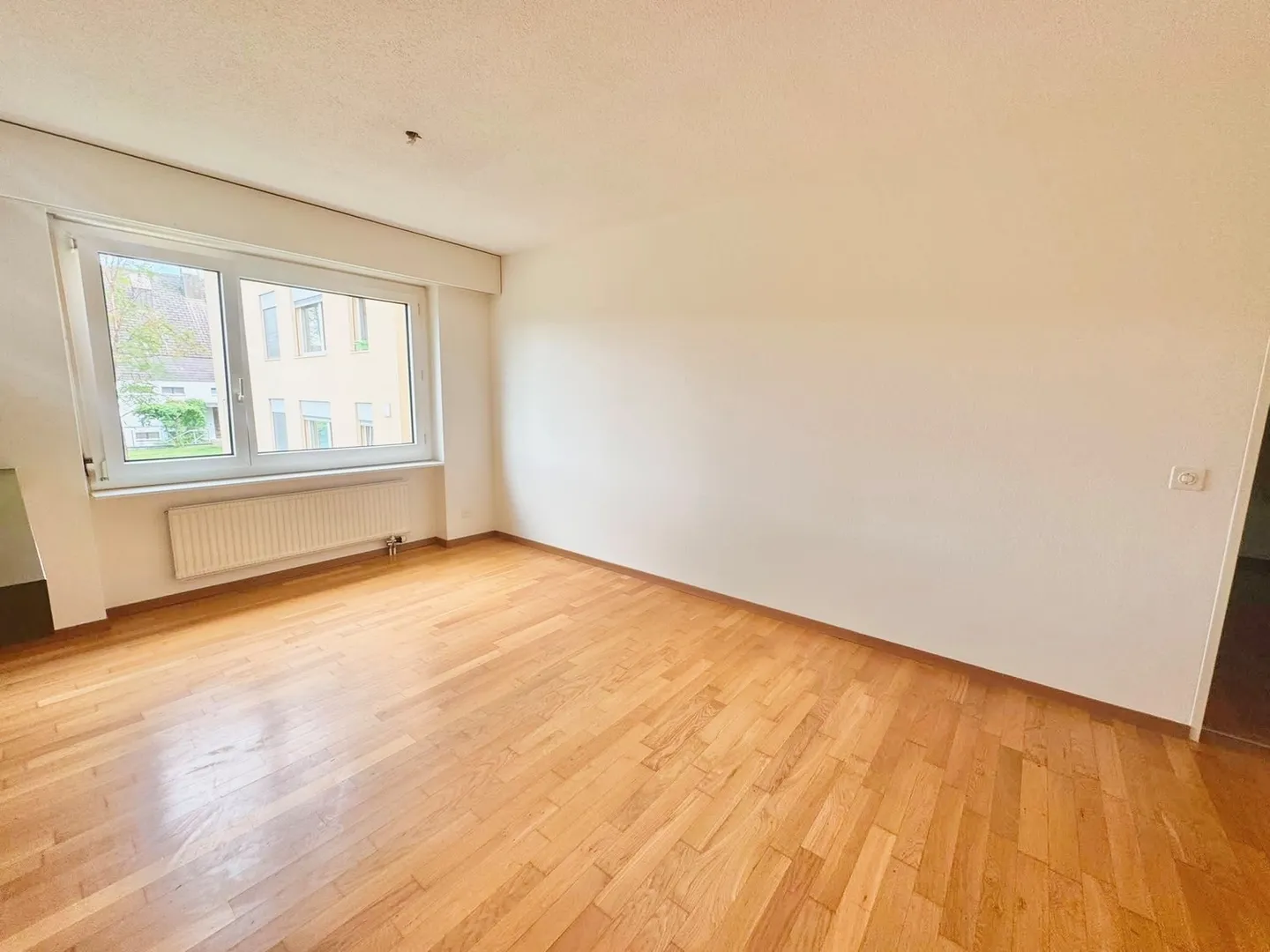 Appartamento attraente di 4,5 stanze in un quartiere tranquillo e adatto ai bambini - Foto 4 di 11