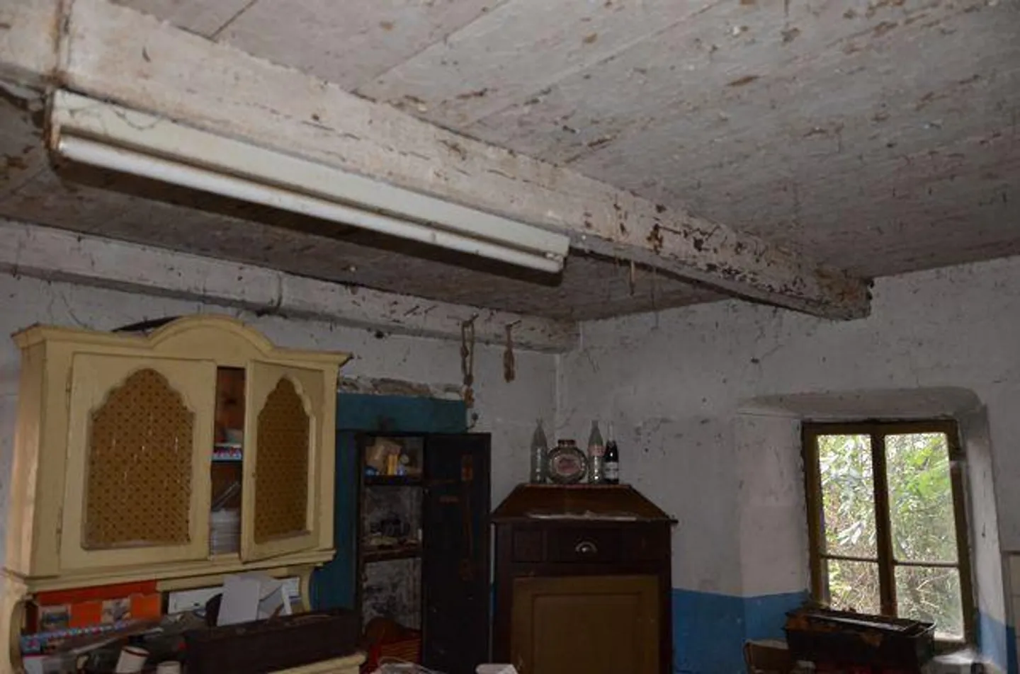 «Grande casa con giardino, stalla e rustico da ristrutturare in una posizione molto soleggiata, tranquilla con bellissima vista» - Foto 15 di 43
