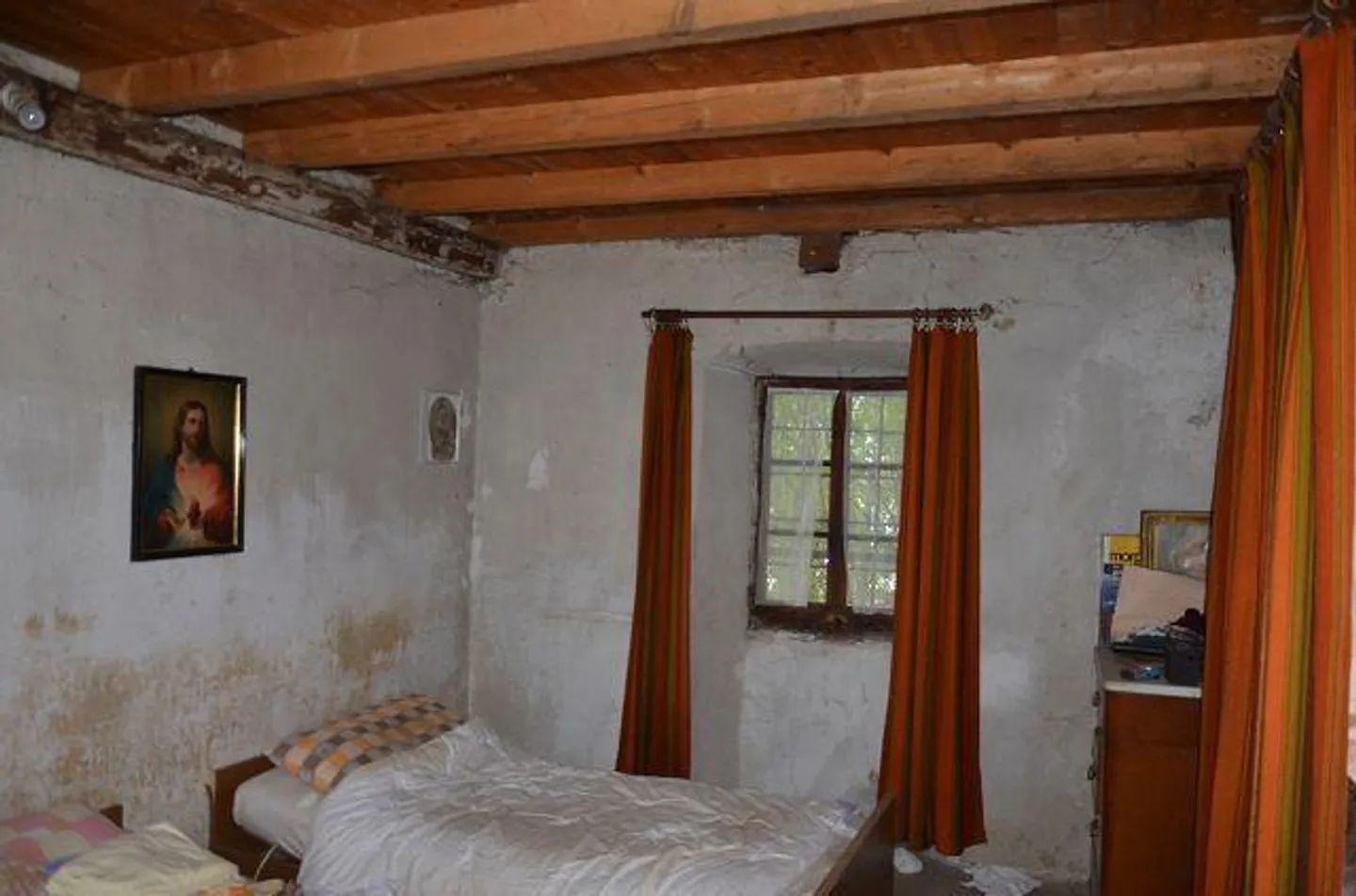 «Grande casa con giardino, stalla e rustico da ristrutturare in una posizione molto soleggiata, tranquilla con bellissima vista» - Foto 16 di 43