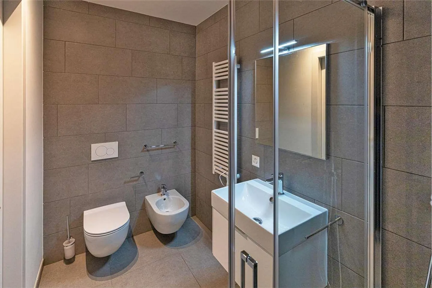 Bellinzona - Modern penthouse with large terrace - Photo 12 of 13