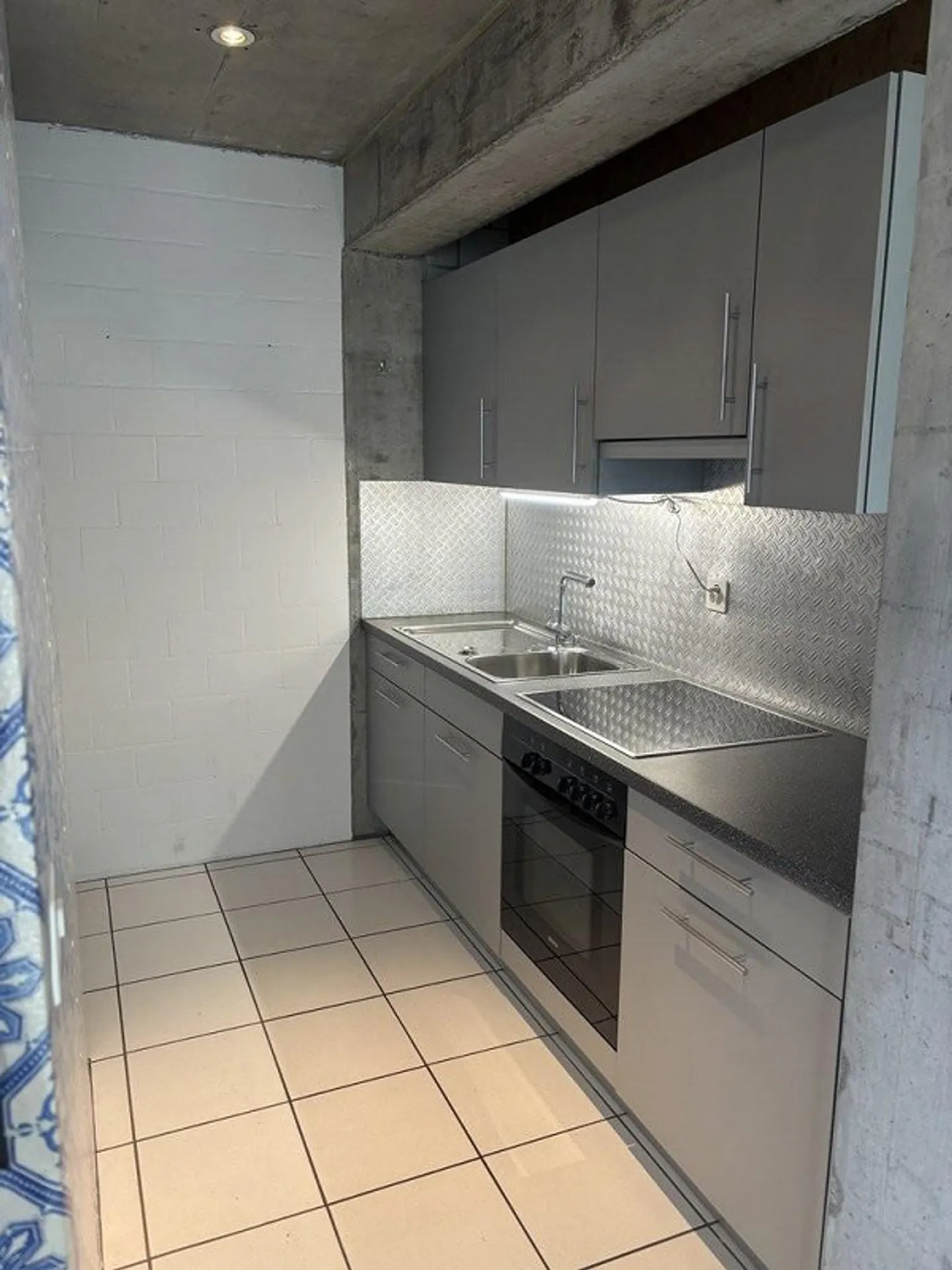 Grosszügiges Studio mit Sitzplatz - Foto 4 von 7