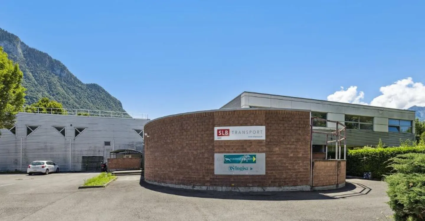 Commercial Space in Villeneuve - Photo 4 of 4