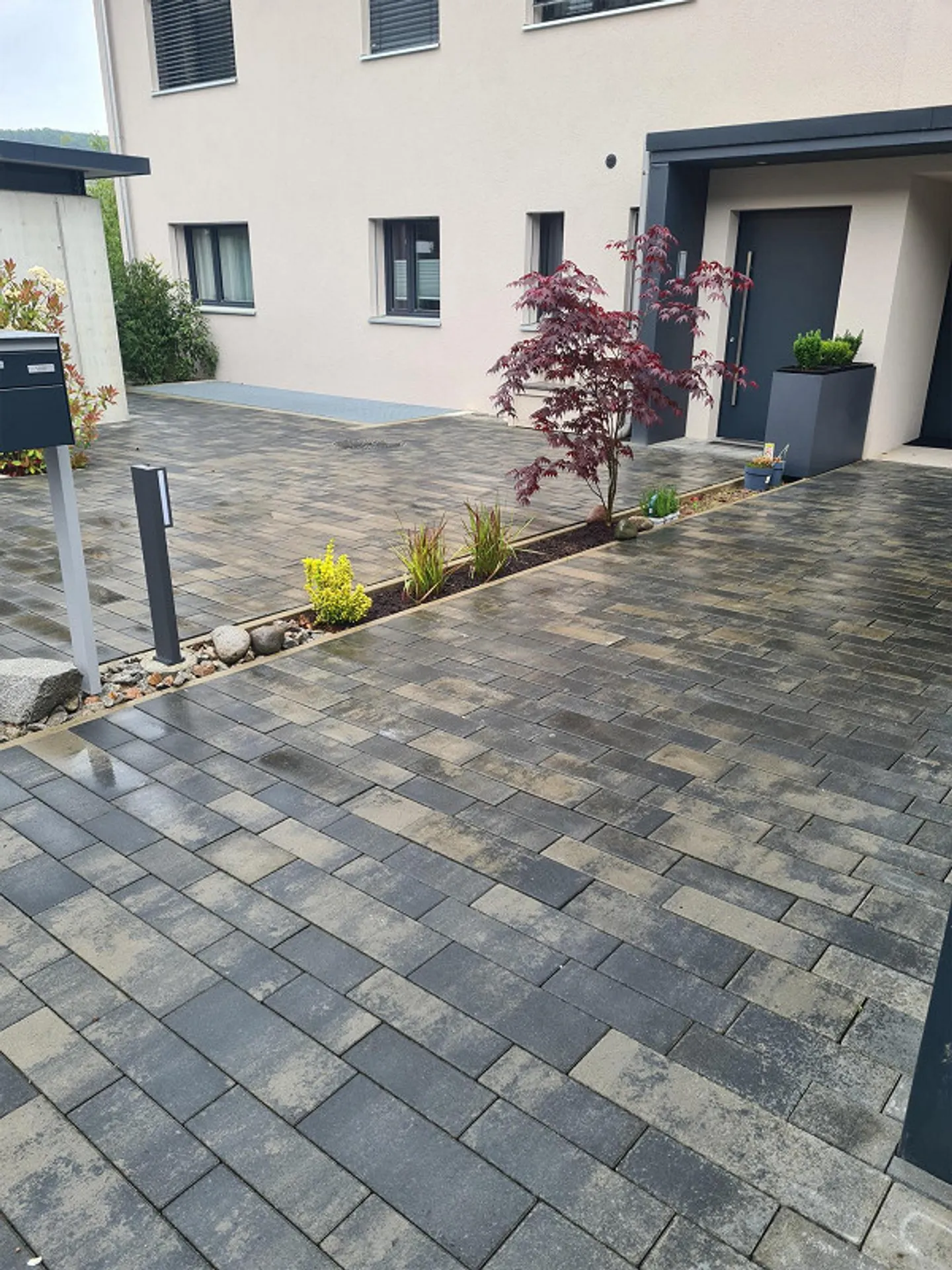 Moderne Maisonette mit Balkon - Foto 1 von 13