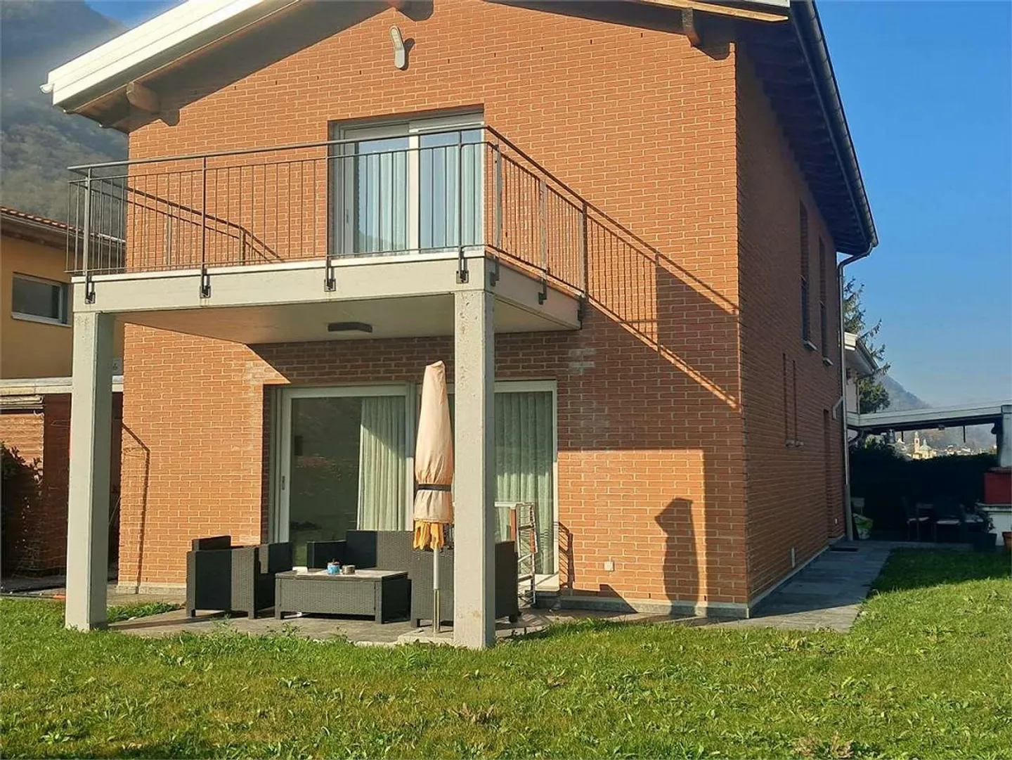 RIVA S.VITALE: GERÄUMIGES EINFAMILIENHAUS - Foto 1 von 12