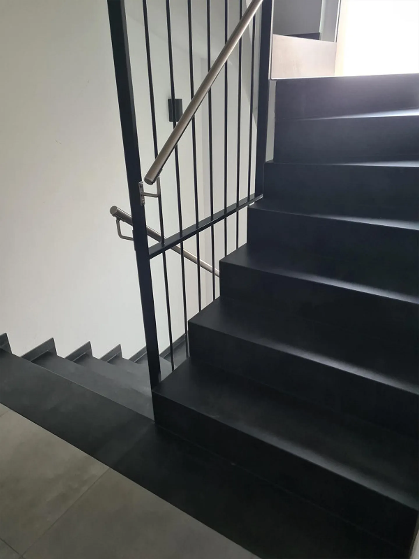 Moderne Maisonette mit Balkon - Foto 6 von 13