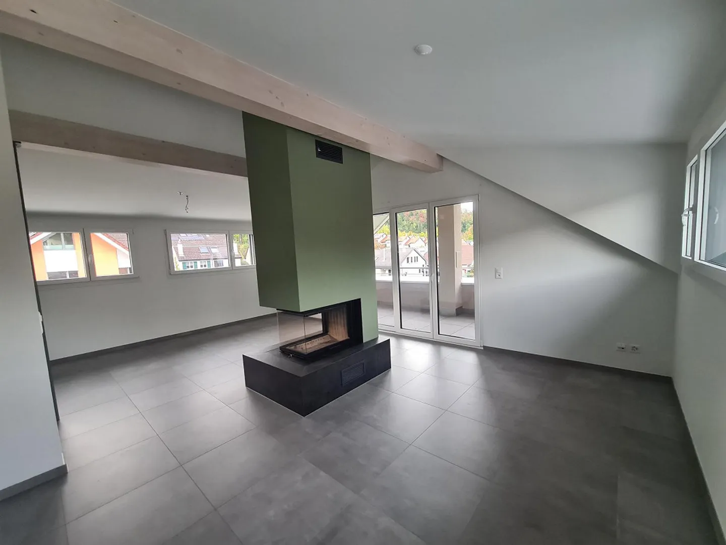 Moderne Maisonette mit Balkon - Foto 8 von 13