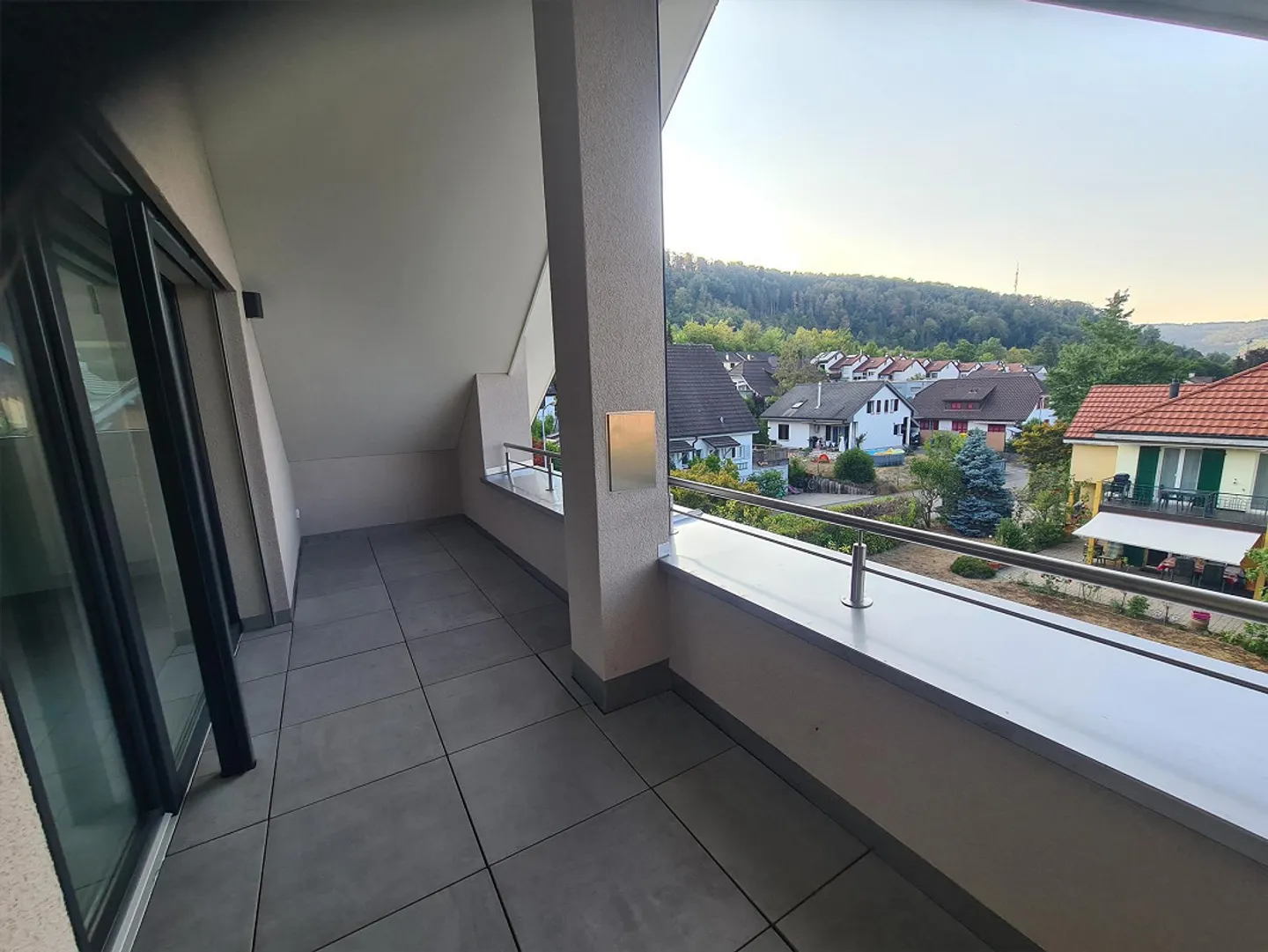Moderne Maisonette mit Balkon - Foto 12 von 13