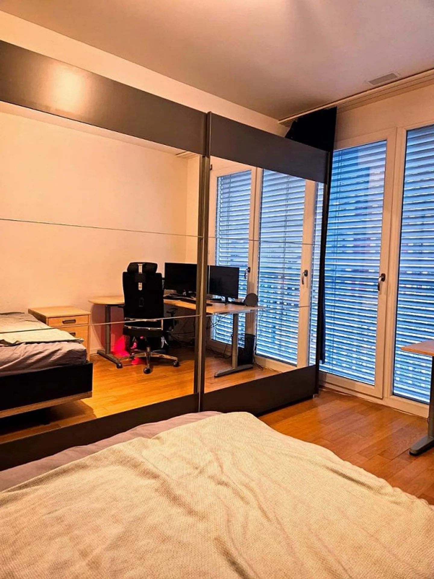 Attractive 2.0-room apartment on the 3rd floor in Zurich District 5 - Photo 6 of 7