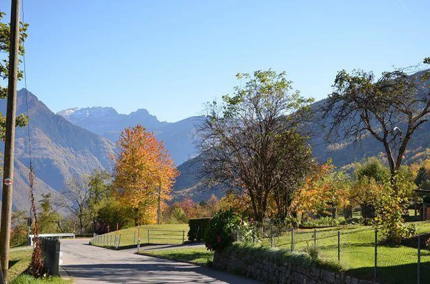 «Grande casa con giardino, stalla e rustico da ristrutturare in una posizione molto soleggiata, tranquilla con bellissima vista» - Foto 37 di 43
