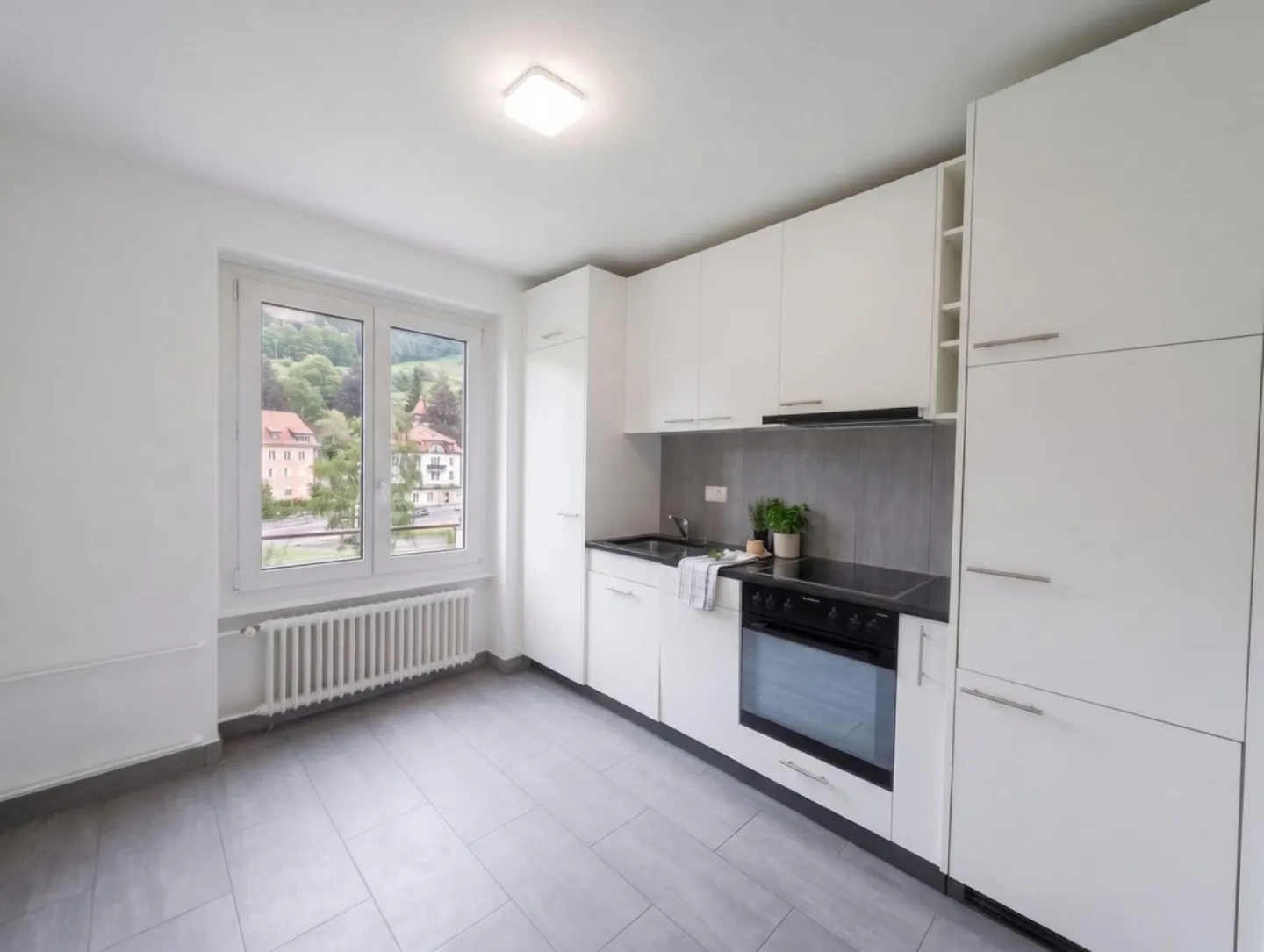 Schöne 3,5-Zimmer-Wohnung, hell und in ausgezeichnetem Zustand. - Foto 1 von 4
