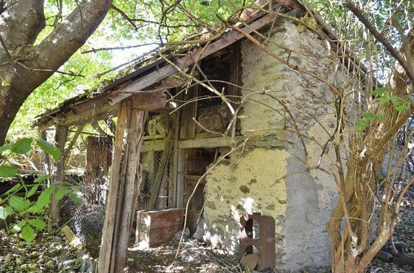 «Grande casa con giardino, stalla e rustico da ristrutturare in una posizione molto soleggiata, tranquilla con bellissima vista» - Foto 21 di 43