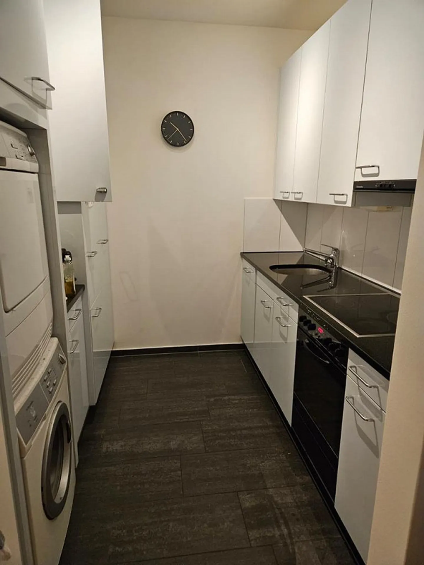 Attractive 2.0-room apartment on the 3rd floor in Zurich District 5 - Photo 3 of 7