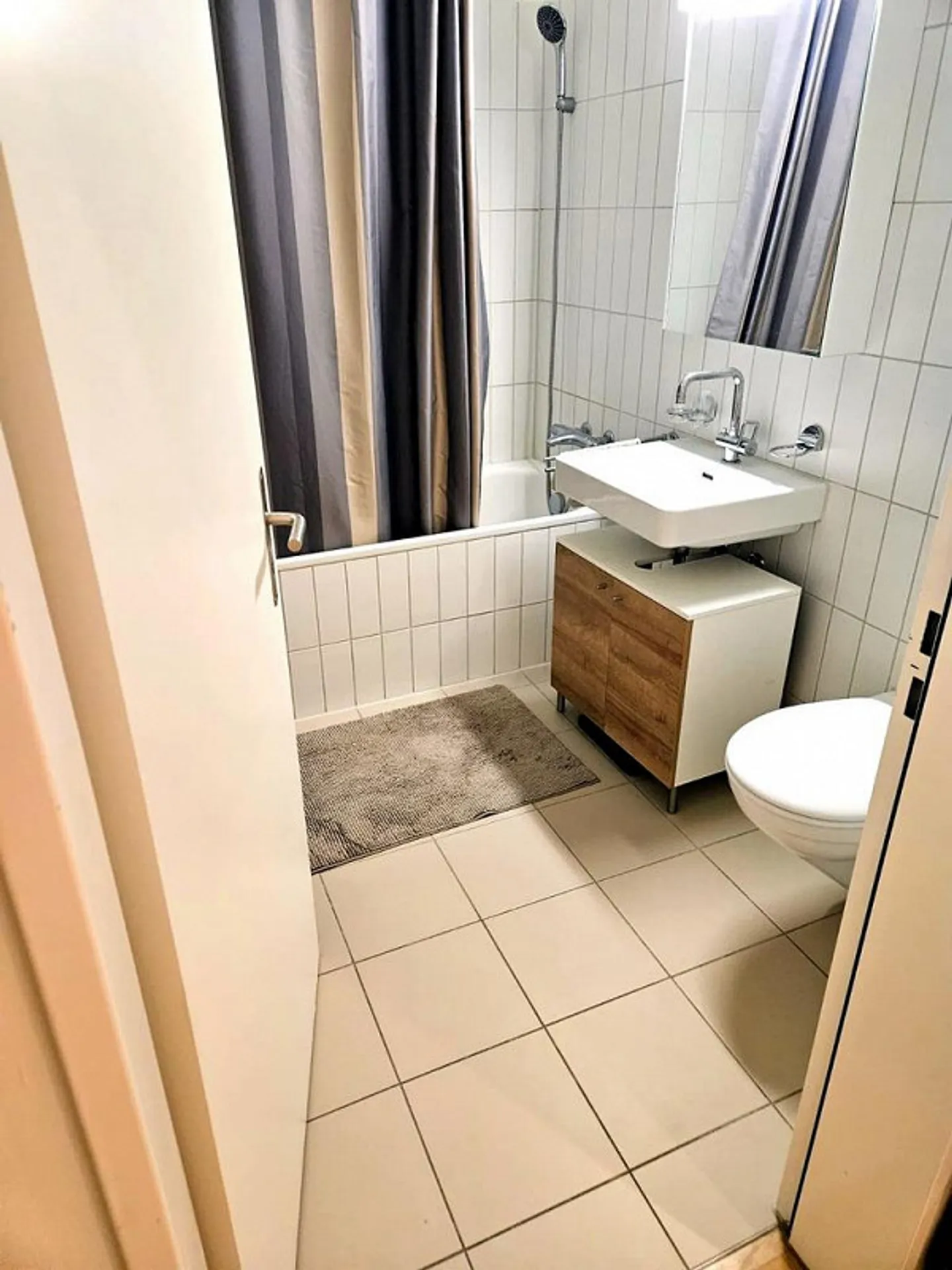 Attractive 2.0-room apartment on the 3rd floor in Zurich District 5 - Photo 4 of 7