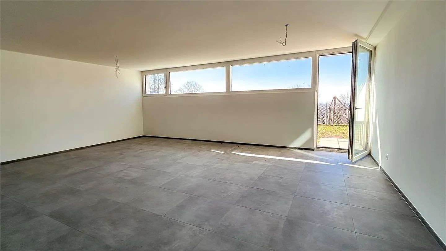 MODERNA VILLA IMMERSA NEL VERDE CON VISTA  APERTA - Foto 13 di 13