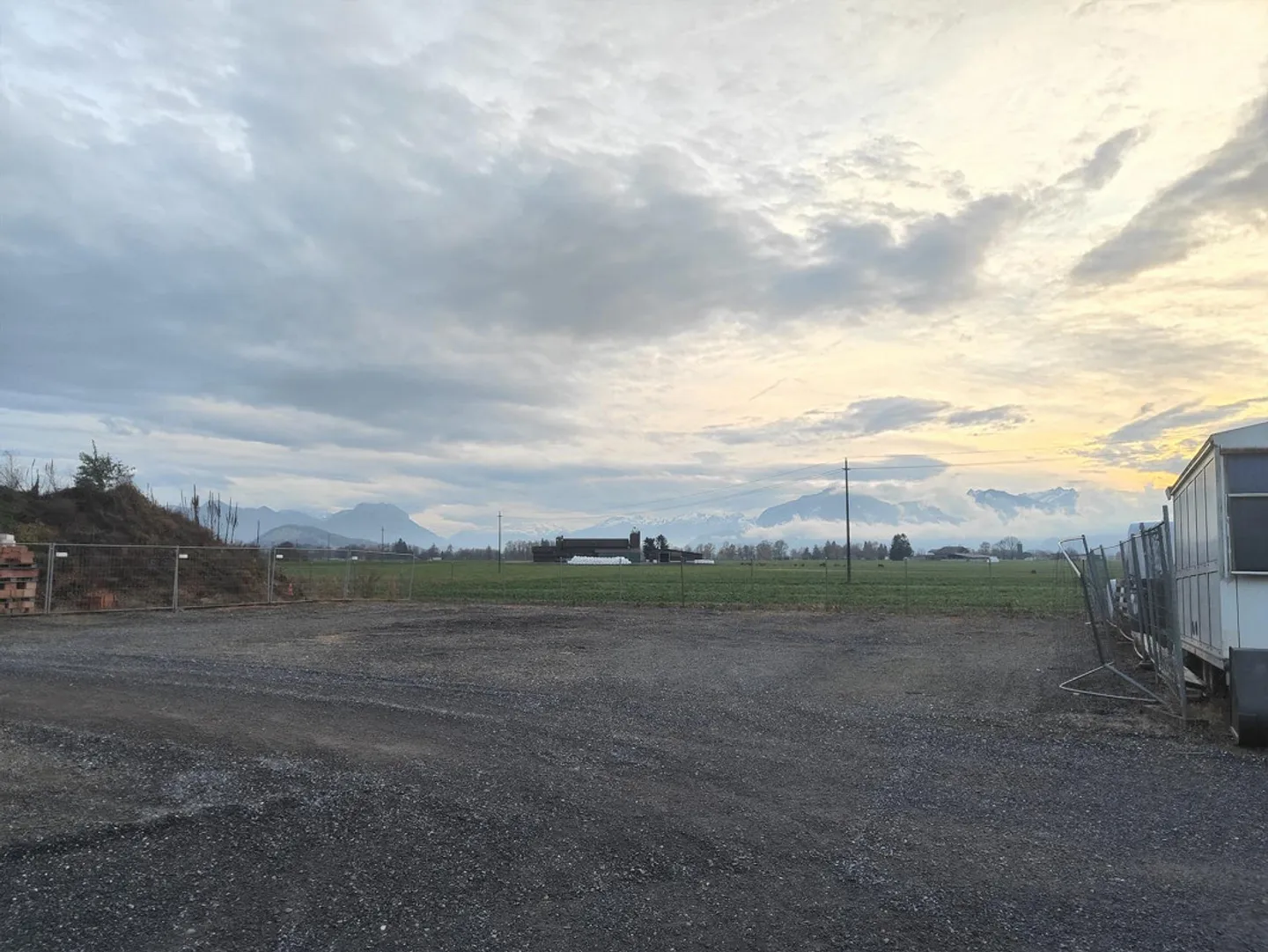 Aussen - Lagerplatz - Foto 1 von 1