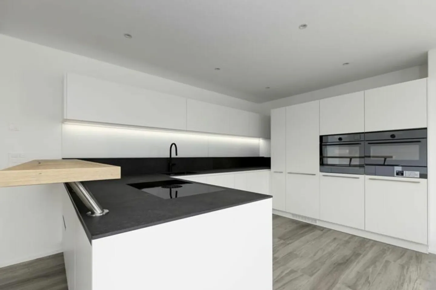 Great penthouse apartment near Kreuzlingen - Photo 7 of 14