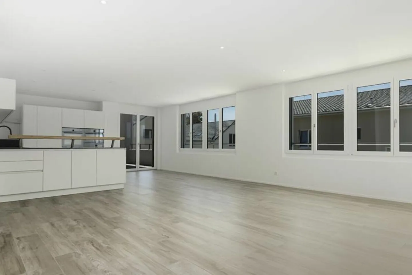 Great penthouse apartment near Kreuzlingen - Photo 2 of 14