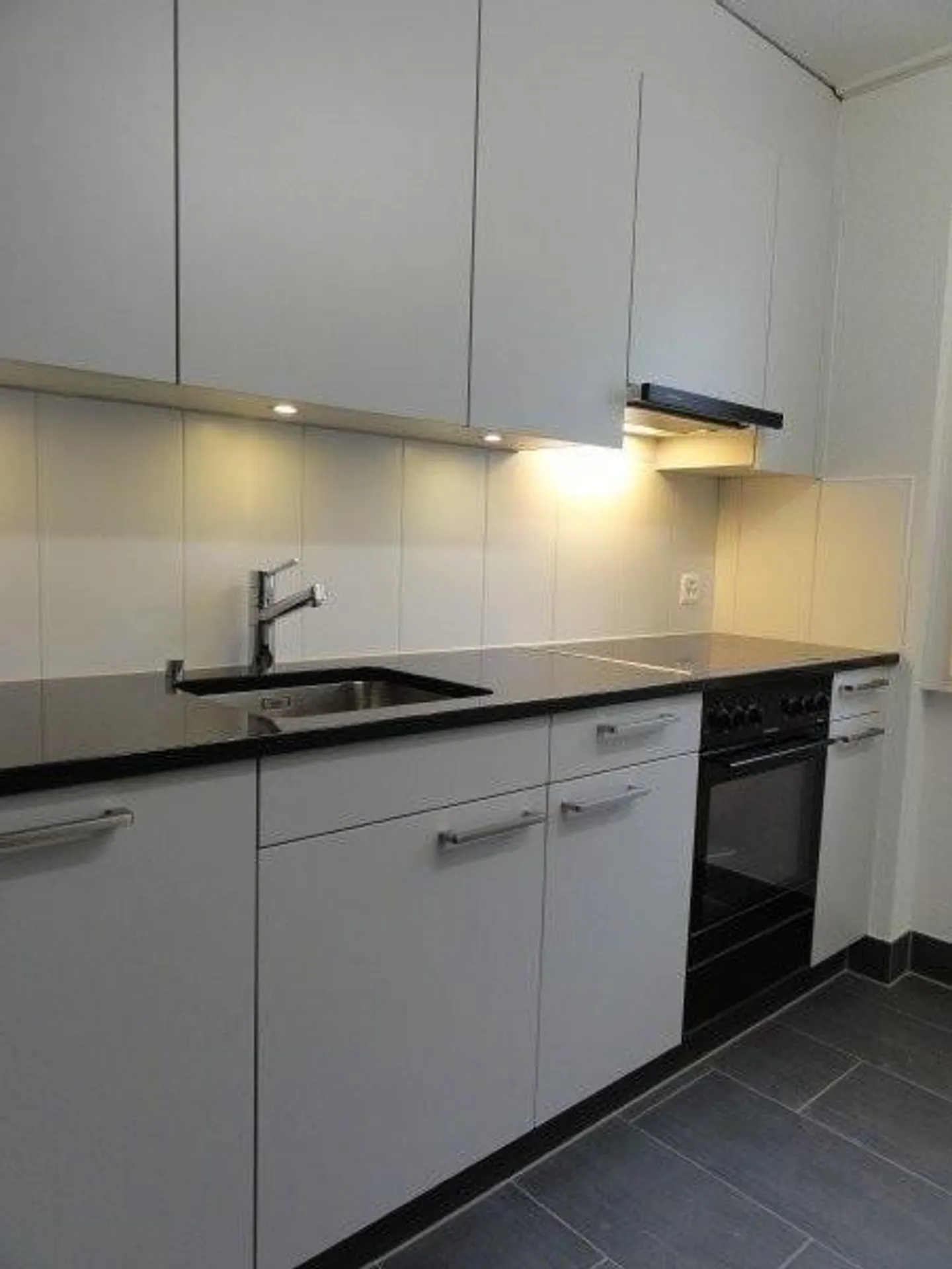 Tenant wanted for 1-room apartment in Biel! - Photo 3 of 7