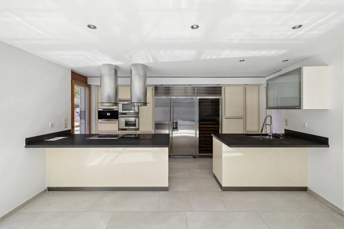 Exklusive Villa mit Pool - Foto 6 von 14