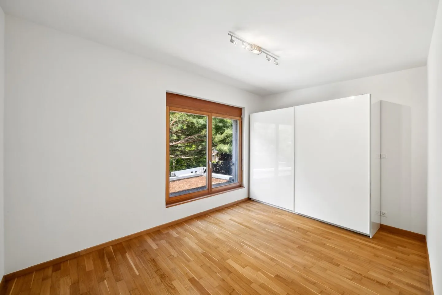 Exklusive Villa mit Pool - Foto 9 von 14